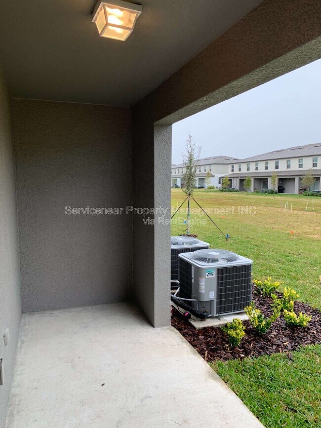 Building Photo - 9625 Pembrooke Pines Dr