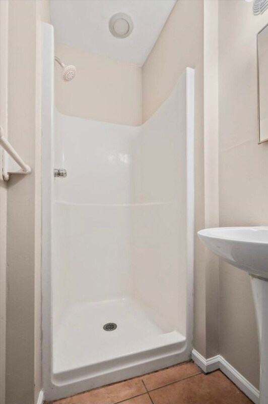 Building Photo - 106 Dixie Dr