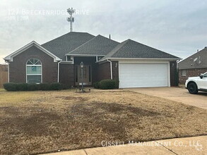 Building Photo - 127 Breckenridge Dr