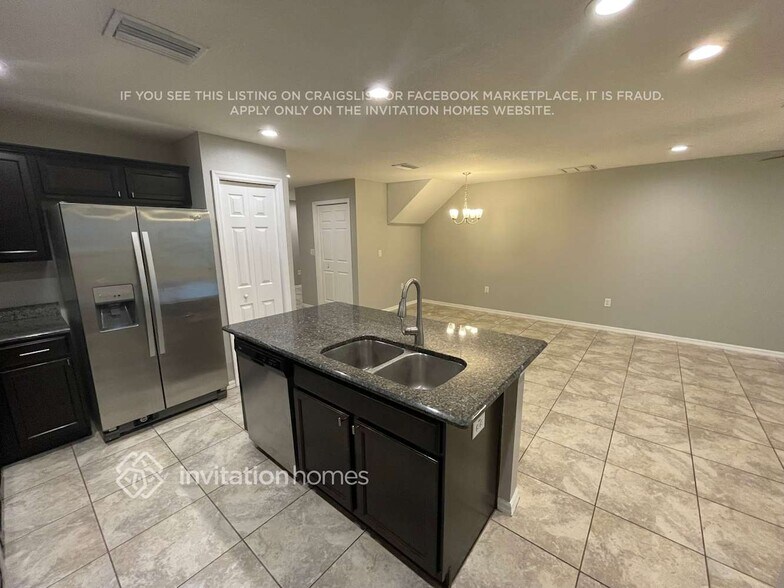 Building Photo - 27522 Desert Willow Way