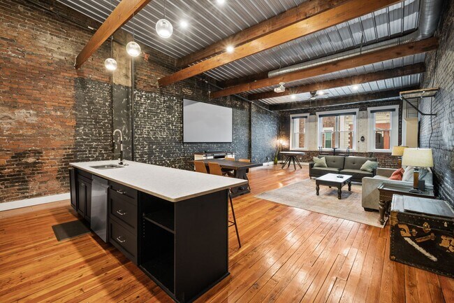 Building Photo - 124 Strawberry Alley