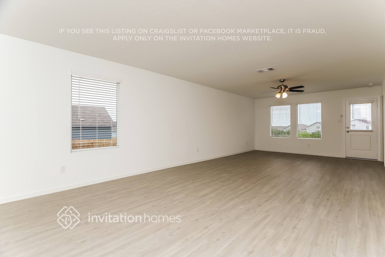 Building Photo - 3221 Roslyn Grist
