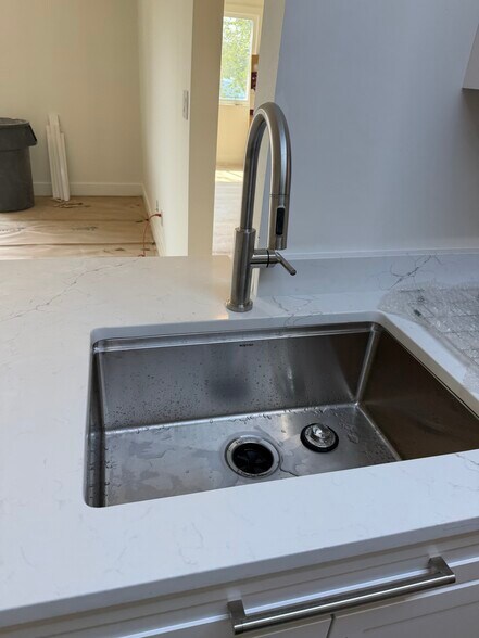 Building Photo - 120 Creekwood Dr