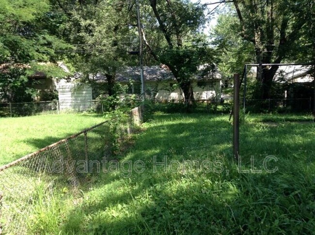 Building Photo - 11405 Crystal Ave