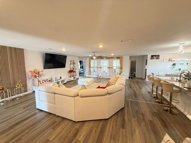 Building Photo - 8616 Tarsus Dr