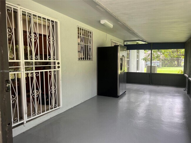 Building Photo - 26121 SW 130th Ave