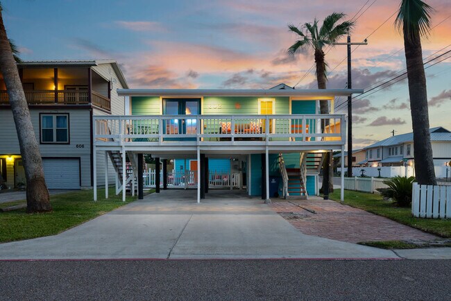 Building Photo - 602 N Palimino Dr