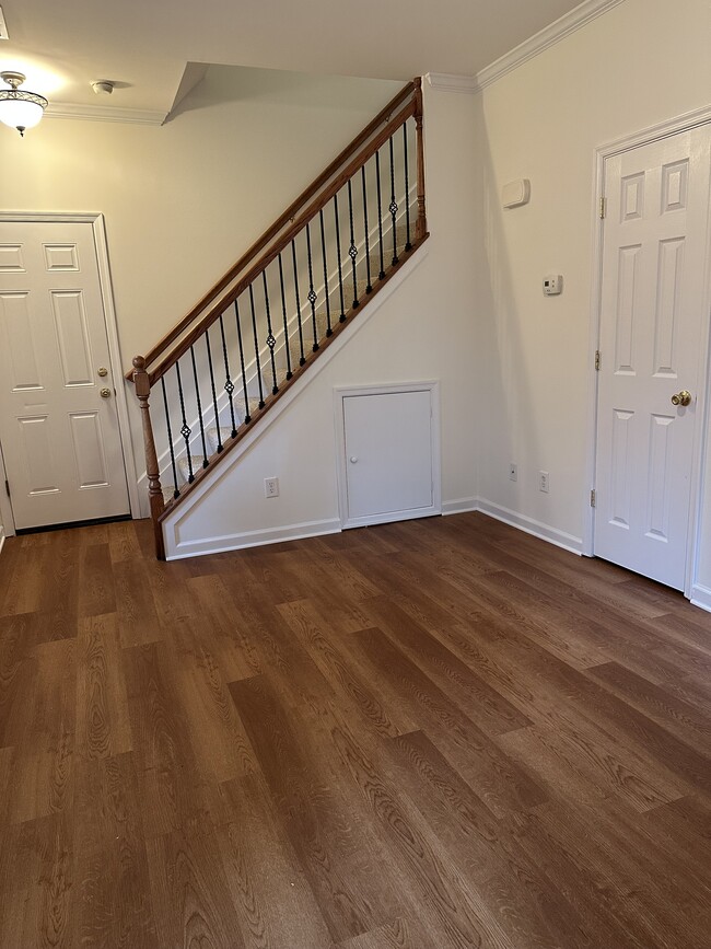 Building Photo - 854 Redwood Trail