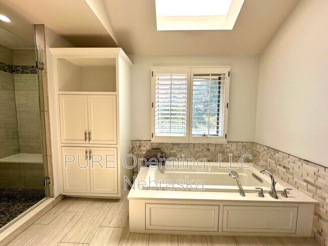 Building Photo - 3447 S 161st Cir