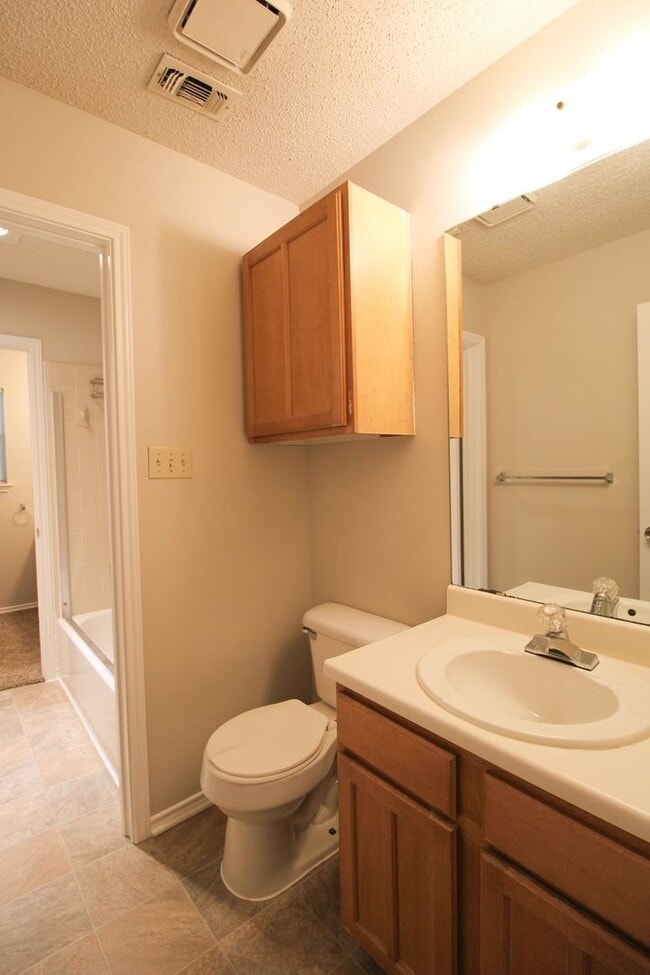 Building Photo - 961 Schertz Pkwy