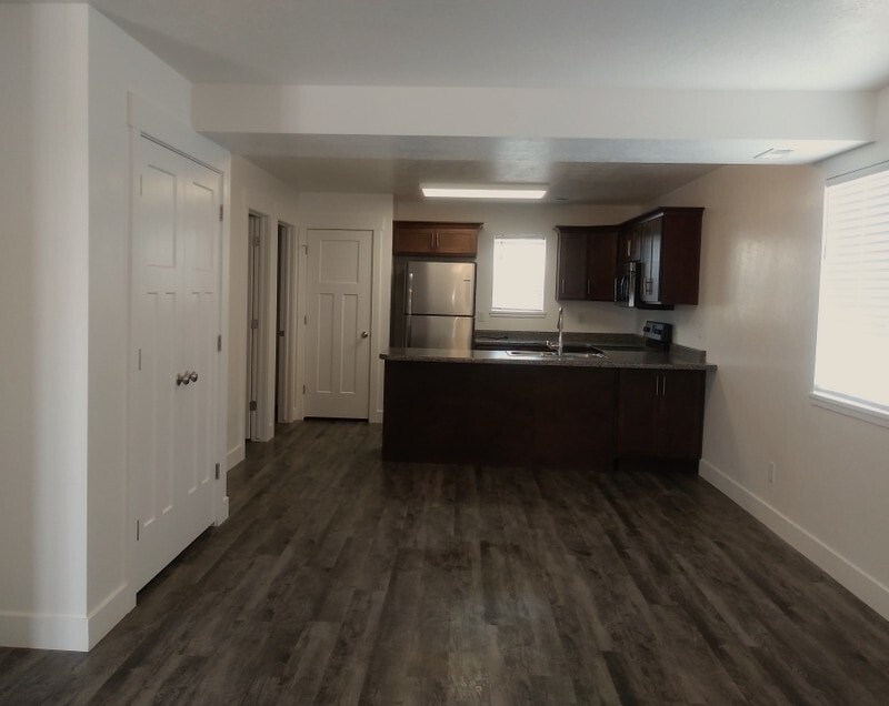 Building Photo - 79 E 200 S