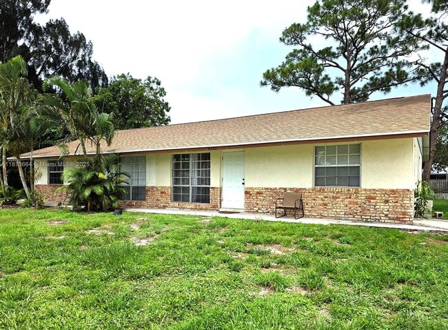 Primary Photo - 4503 SE Ontario Dr