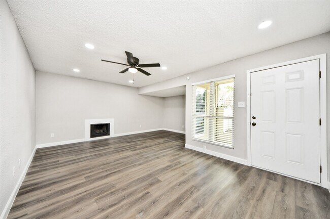 Building Photo - 781 Country Pl Dr
