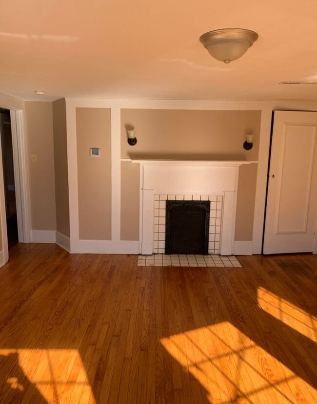 Building Photo - 0211 11th St