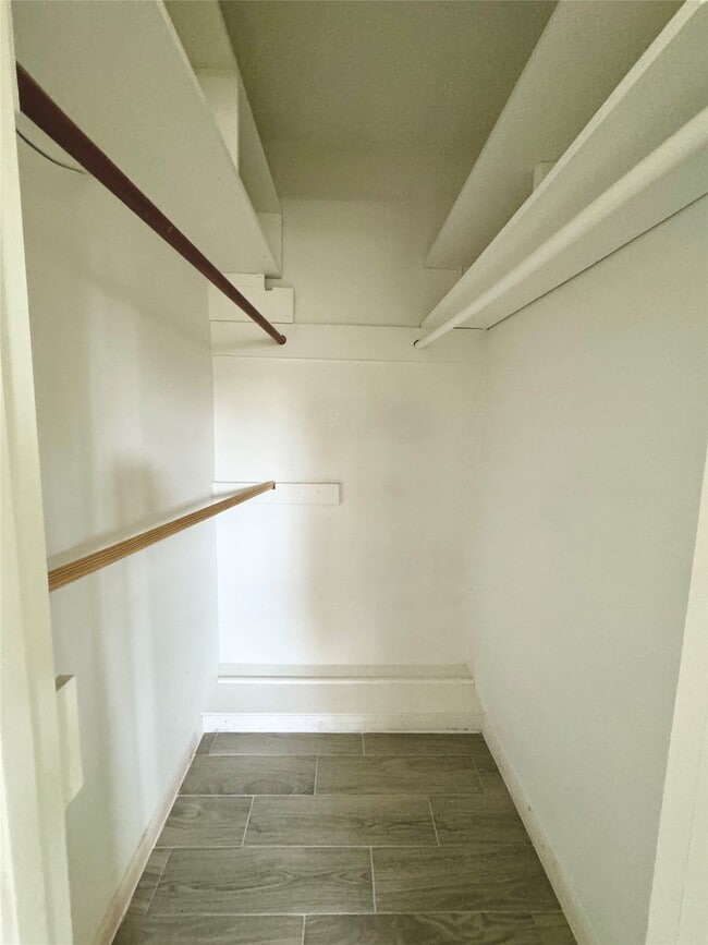 Building Photo - 1710 Longhorn Dr