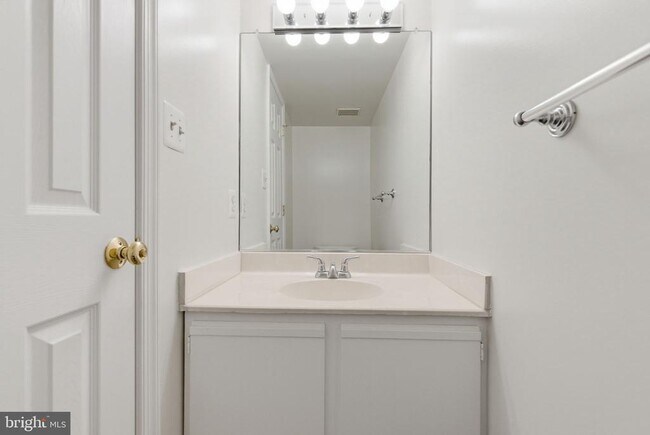 Building Photo - 18315 Leman Lake Dr