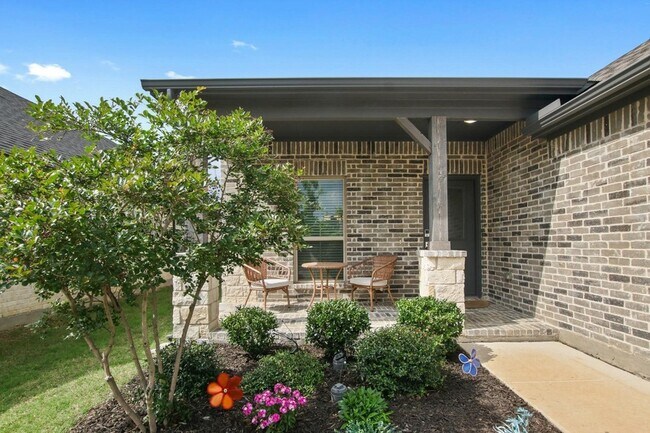 Building Photo - 1613 Wayback Dr