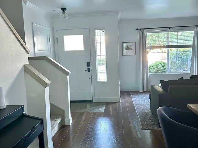 Building Photo - Beautiful upgrated 4 bedroom DuPont home w...