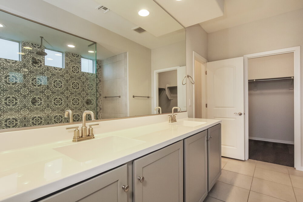 Building Photo - 19818 W Palo Verde Dr