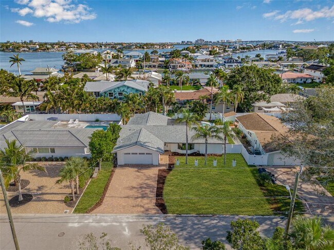 Building Photo - 4495 Clearwater Harbor Dr