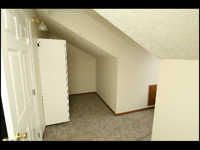 Building Photo - 208 S Linden St