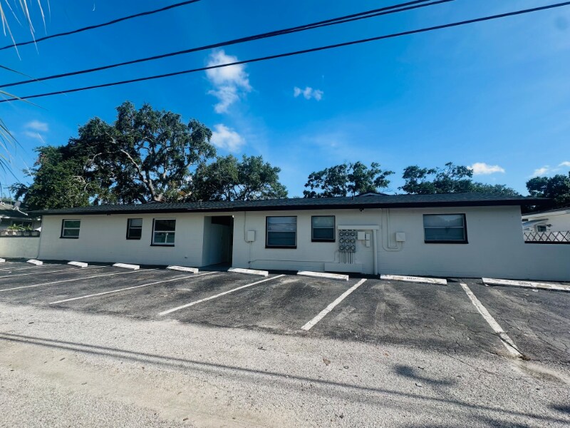 Building Photo - 618 93rd Ave N