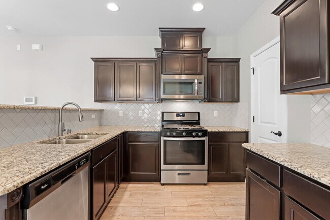 Building Photo - 14833 Harry Flournoy Ave