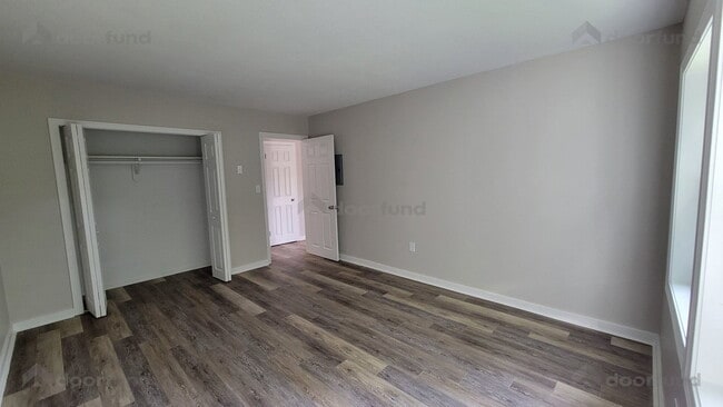 Building Photo - 208 Columbus St