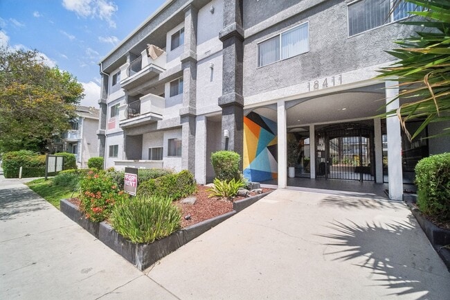 Building Photo - 18411 Vincennes St