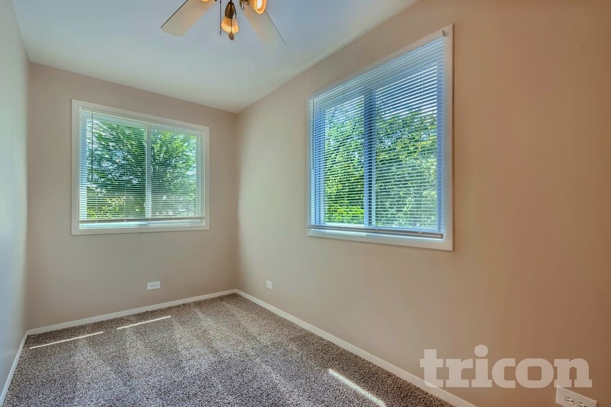 Building Photo - 612 W James St