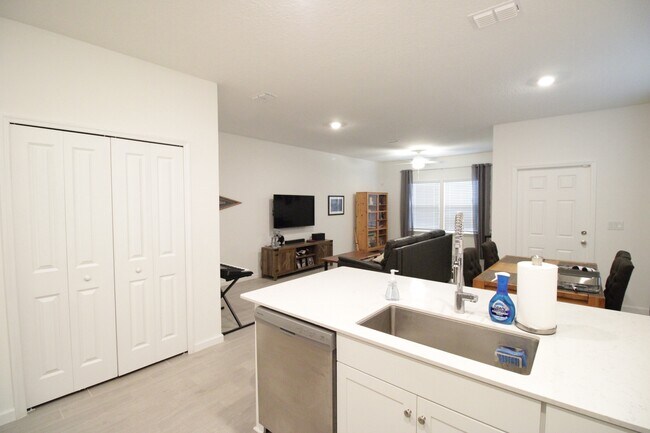 Building Photo - 729 NW 126th Terrace