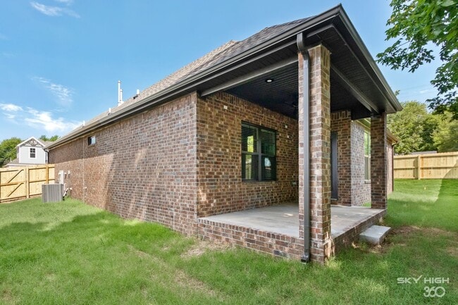 Building Photo - 2196 N Woodlark Ln