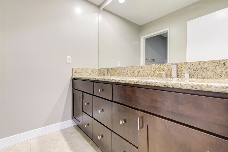 Building Photo - 20625 Lemarsh St