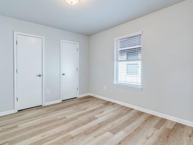 Building Photo - 424 Wapiti Rd
