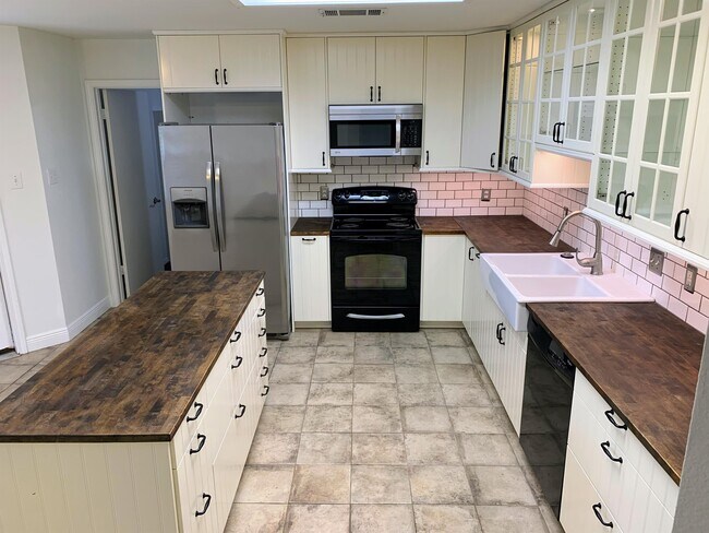 Building Photo - 2417 Riker Ridge Trail