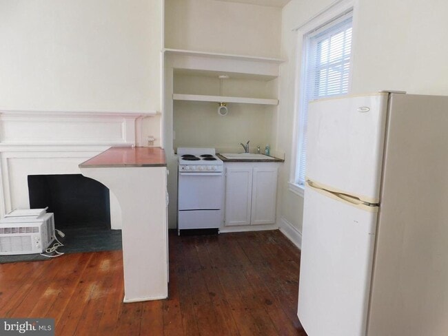 Building Photo - 311 N Braddock St
