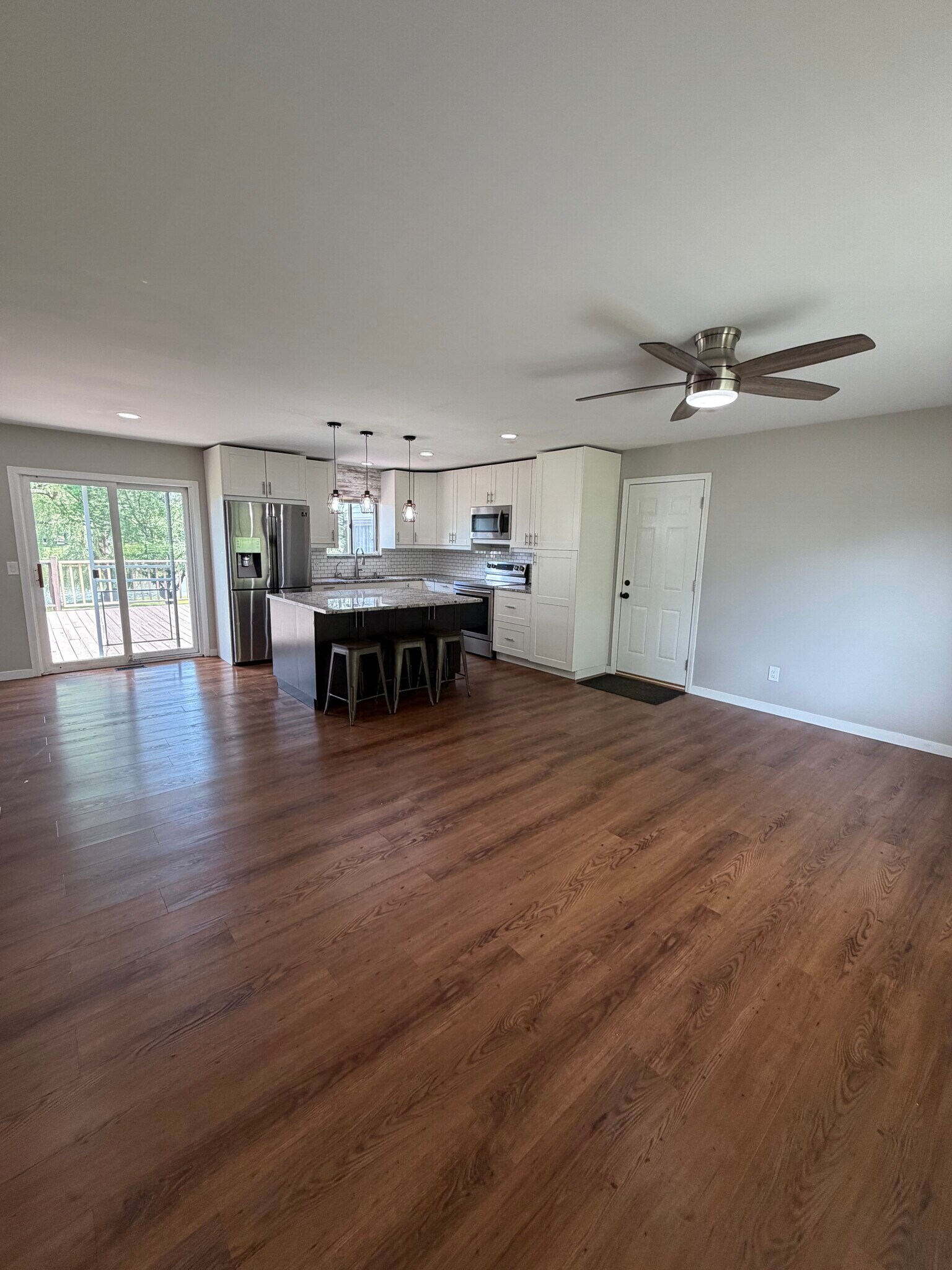 Building Photo - 4544 Hillview Shr