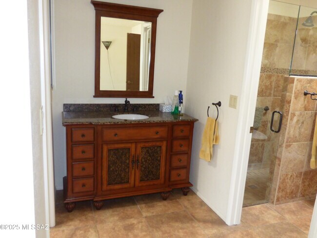 Building Photo - 5110 N Placita Del Lazo