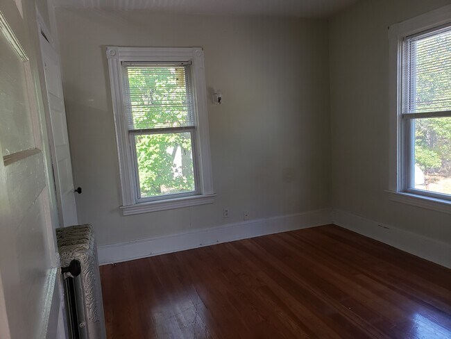 Building Photo - 17 Starkey Ave