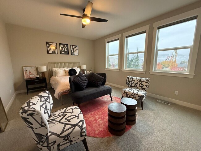 Building Photo - Now renting 4 bedroom Luxury House, stillporoperties.com