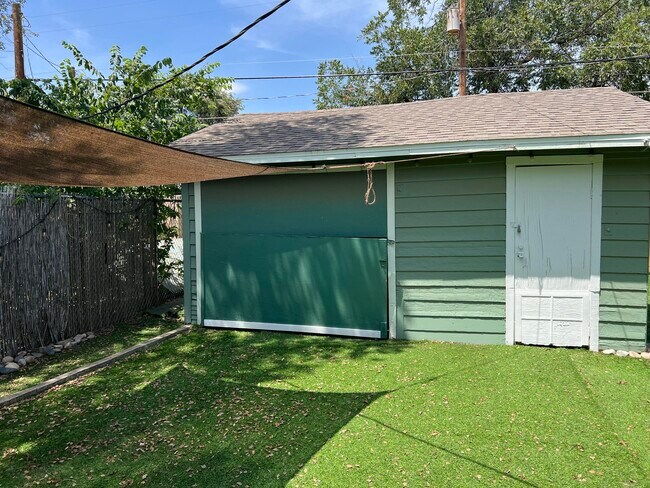 Building Photo - 2206 16th St