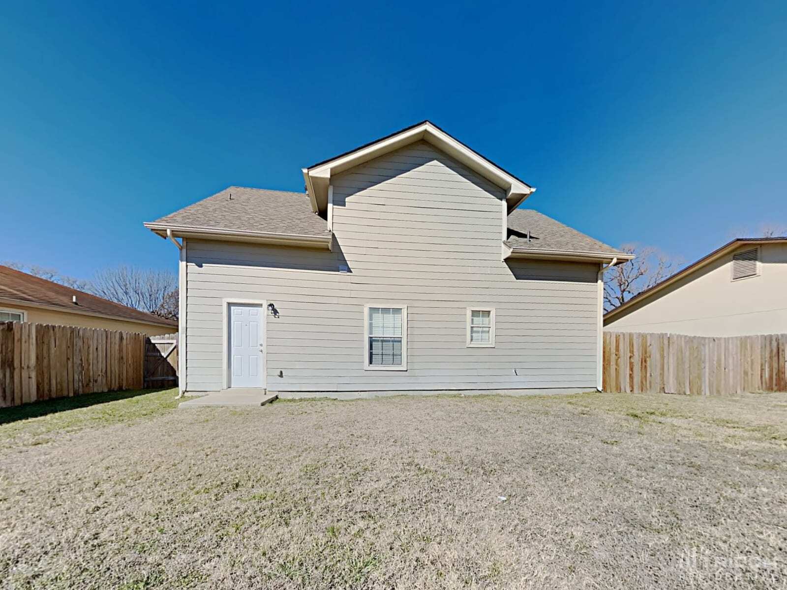 Building Photo - 9722 Spruce Ridge Dr