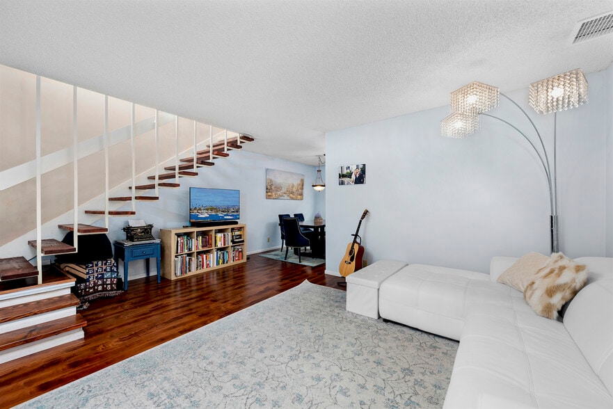 Building Photo - 2640 Worden St.