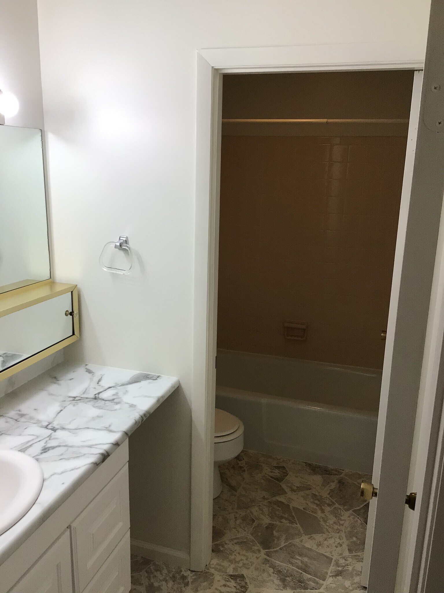 Building Photo - 2275 N Cable Rd