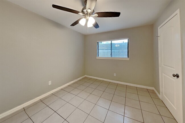 Building Photo - 18106 Navajo Trail Dr