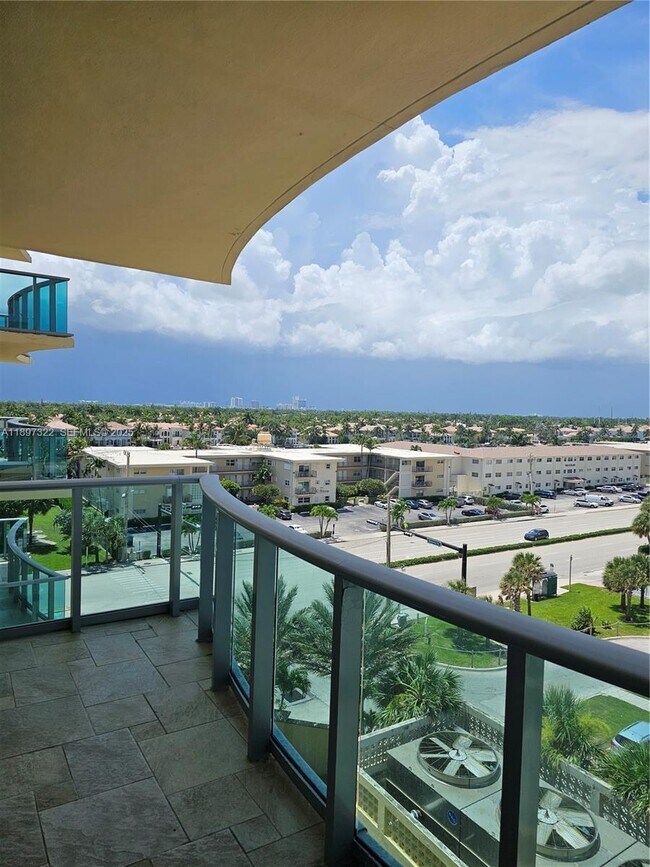 Building Photo - 2501 S Ocean Dr