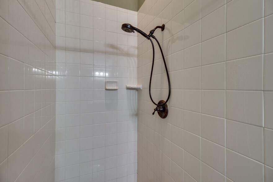Building Photo - 64 Wrights Point Cir