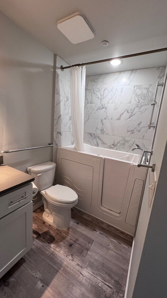 Building Photo - 1 BD 1 BA in Davenport WA