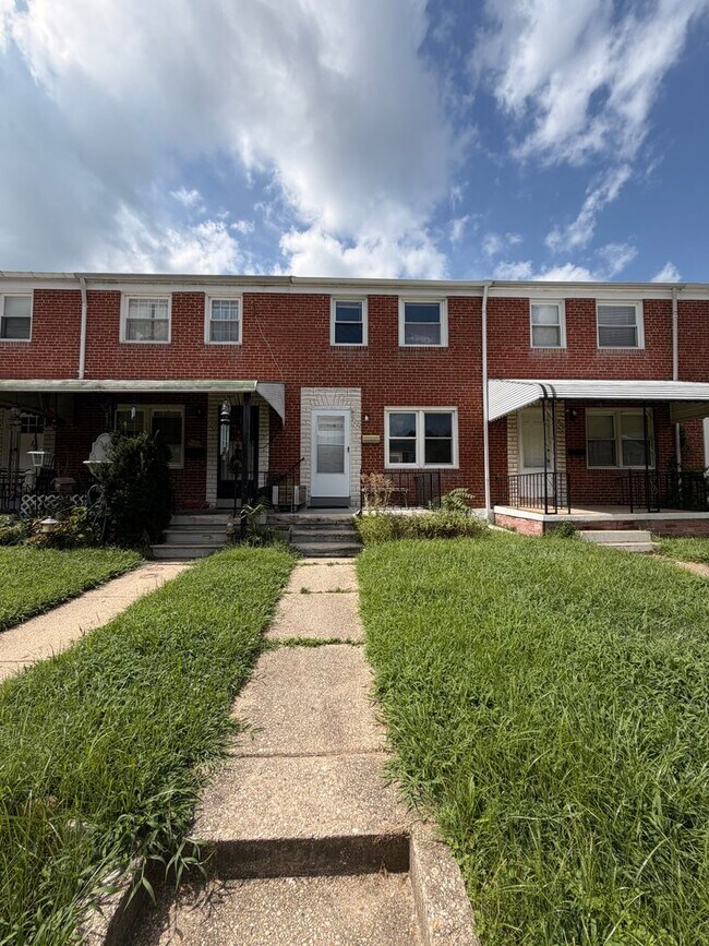 Building Photo - 2229 Graythorn Rd