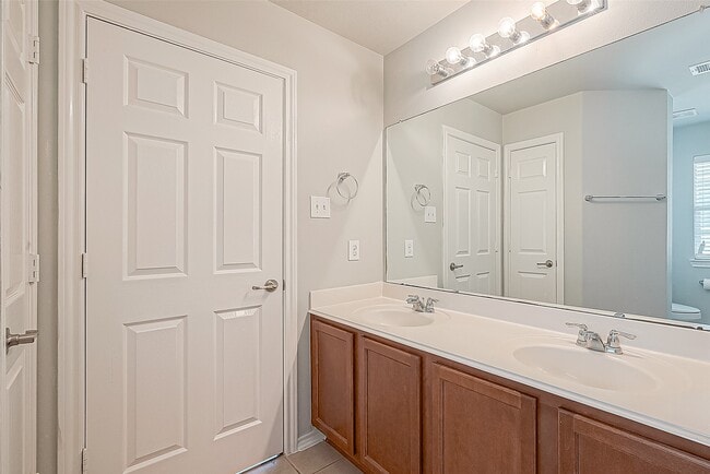 Building Photo - 2748 Maybrook Hollow Ln
